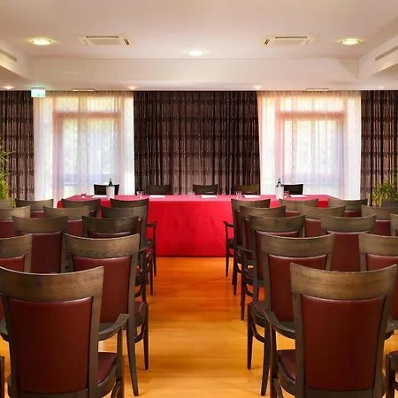 Four Points By Sheraton Hotel 4*