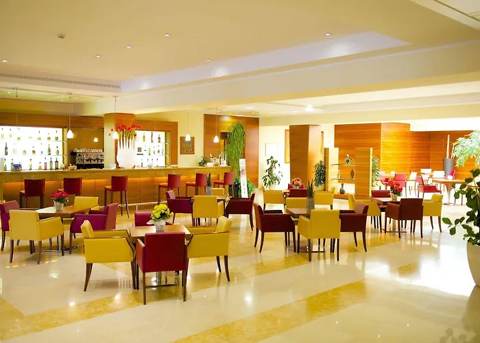 Four Points By Sheraton Hotel 4*