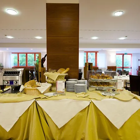 Four Points By Sheraton Hotel 4*