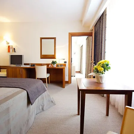 Four Points By Sheraton Hotel 4*