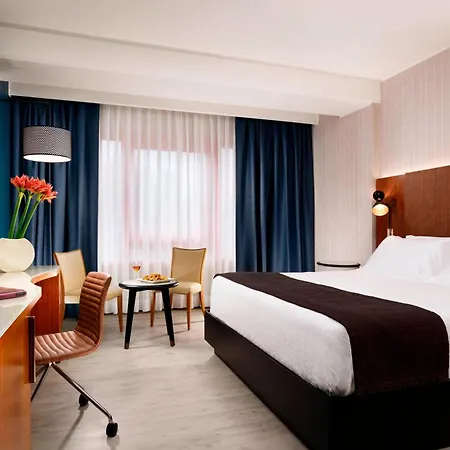Отель Four Points By Sheraton 4*