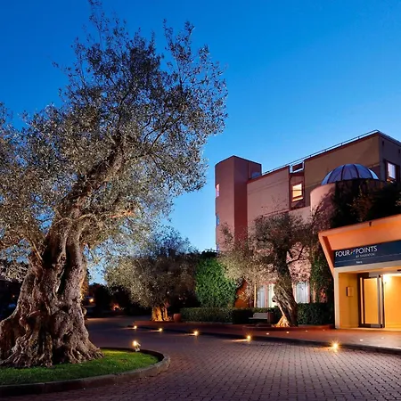 Four Points By Sheraton Отель Сиена