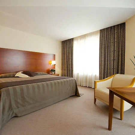 Four Points By Sheraton 4* Сиена