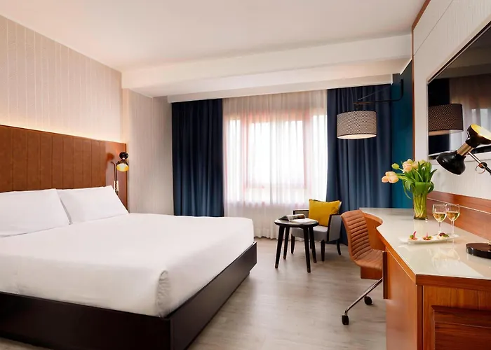 Four Points By Sheraton Отель Сиена