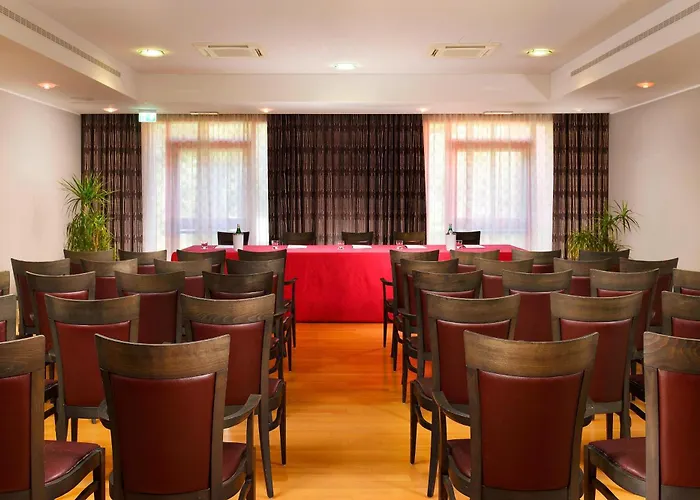 Four Points By Sheraton Отель 4*