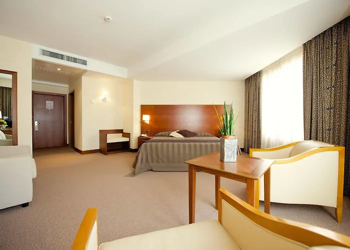 Four Points By Sheraton Отель Сиена